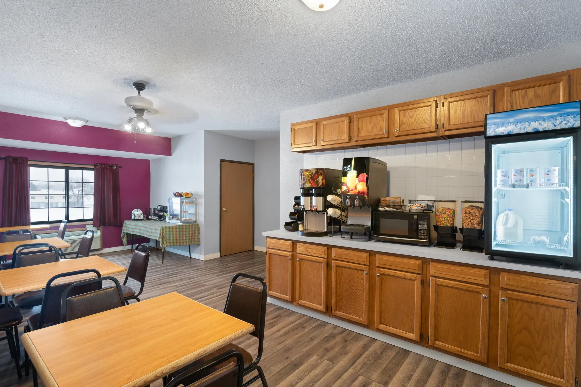 Free hot breakfast buffet